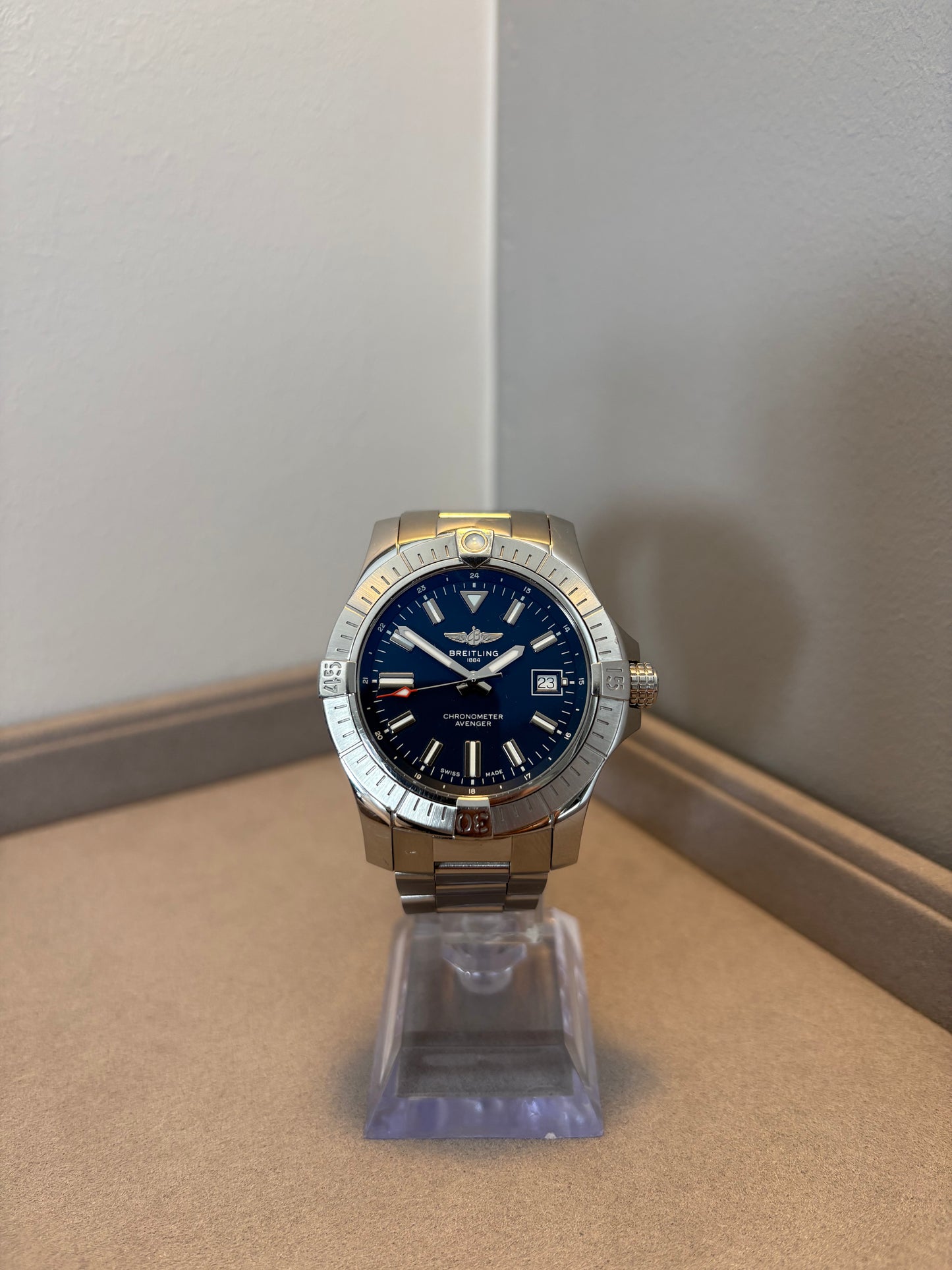 Breitling Avenger 43