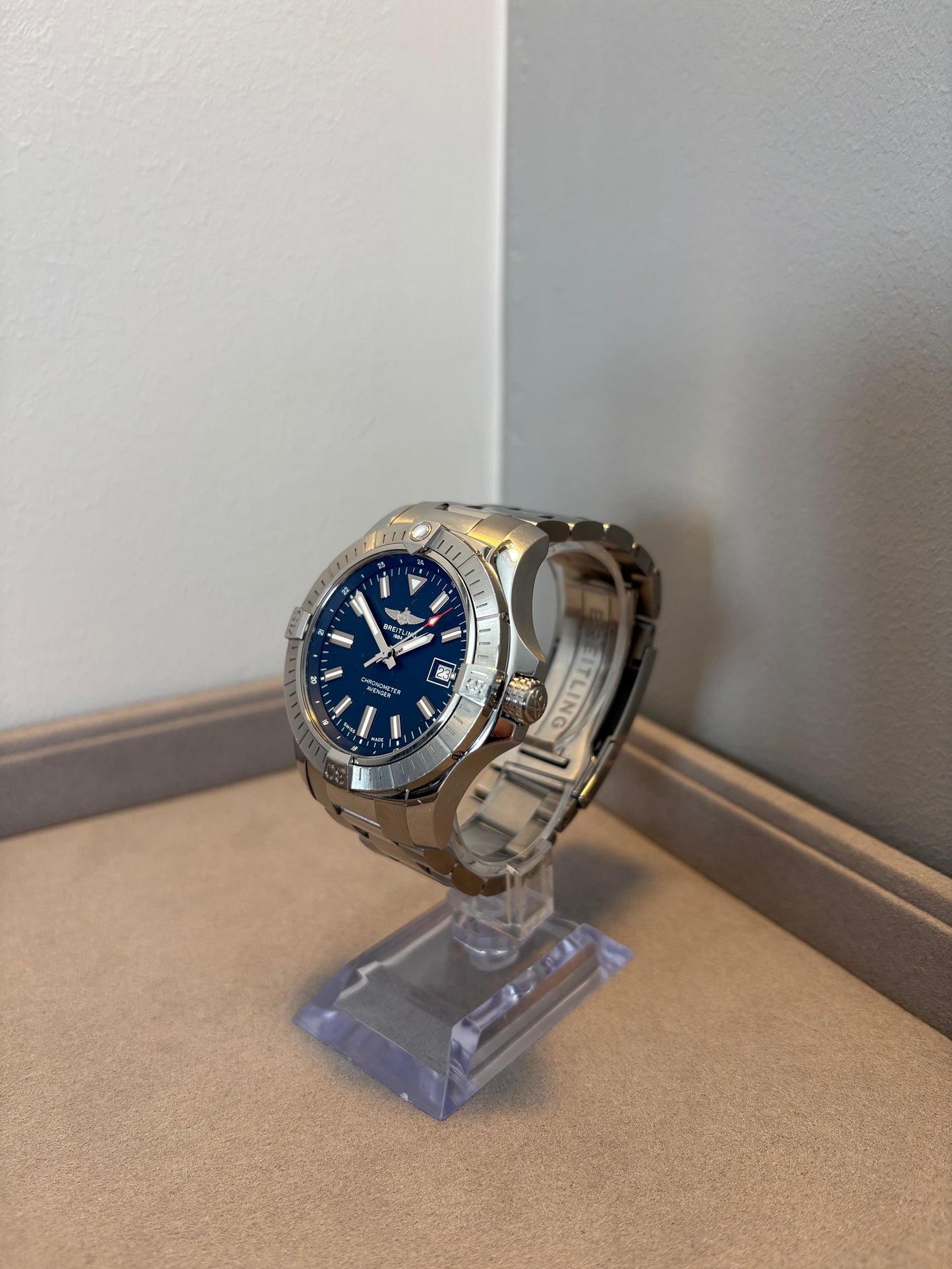 Breitling Avenger 43