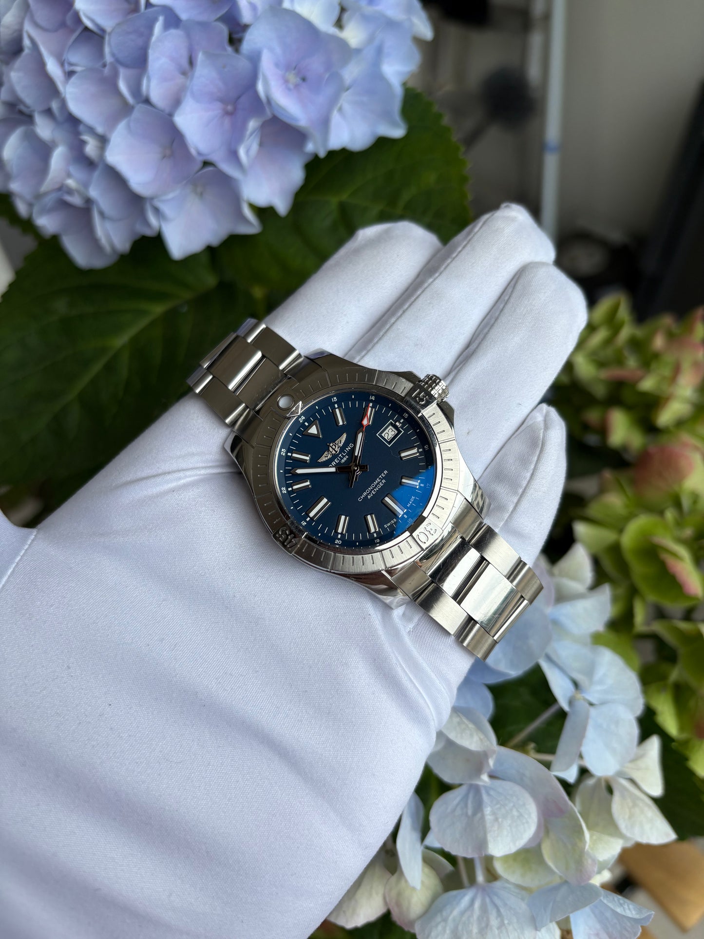 Breitling Avenger 43