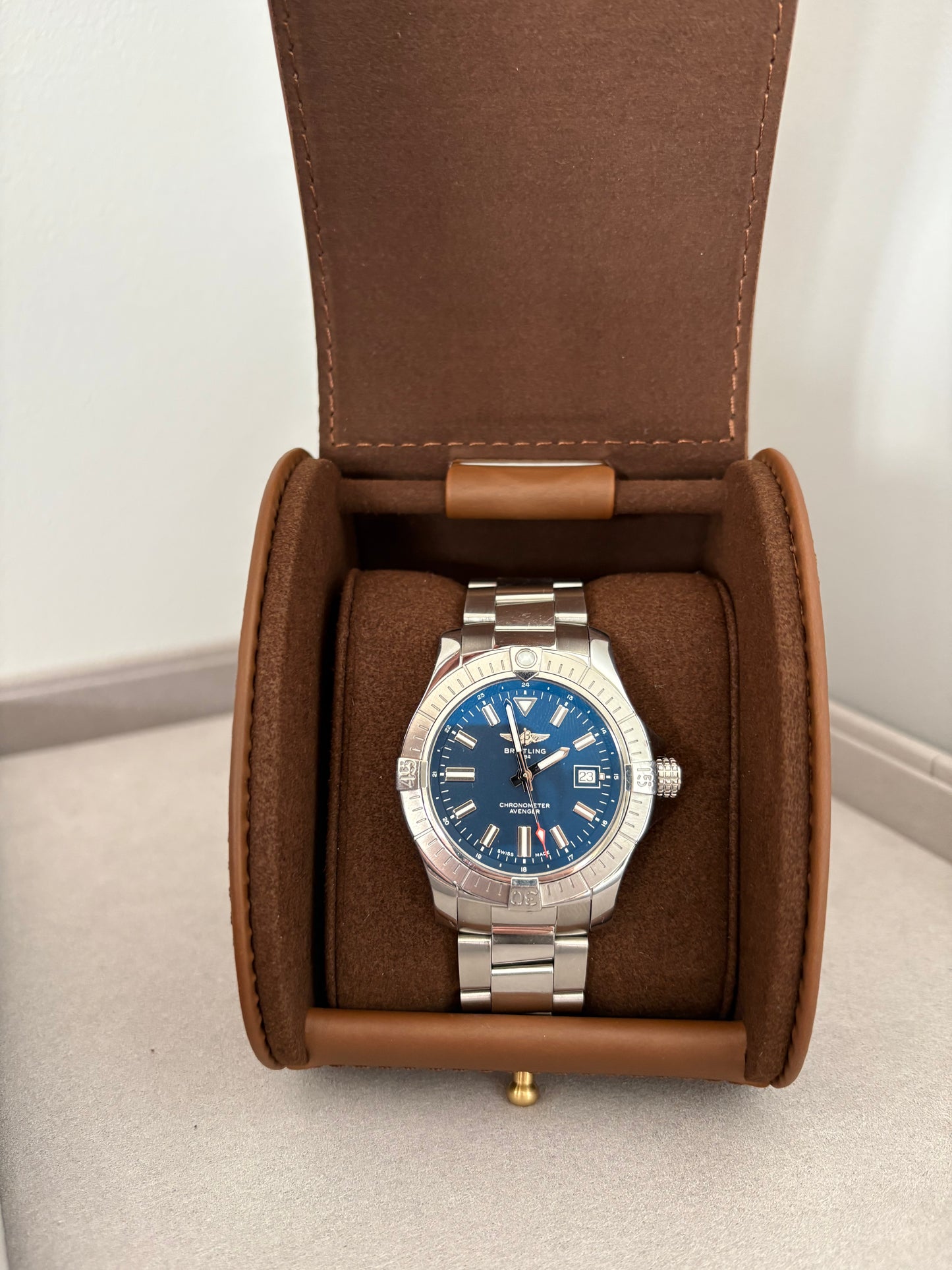 Breitling Avenger 43