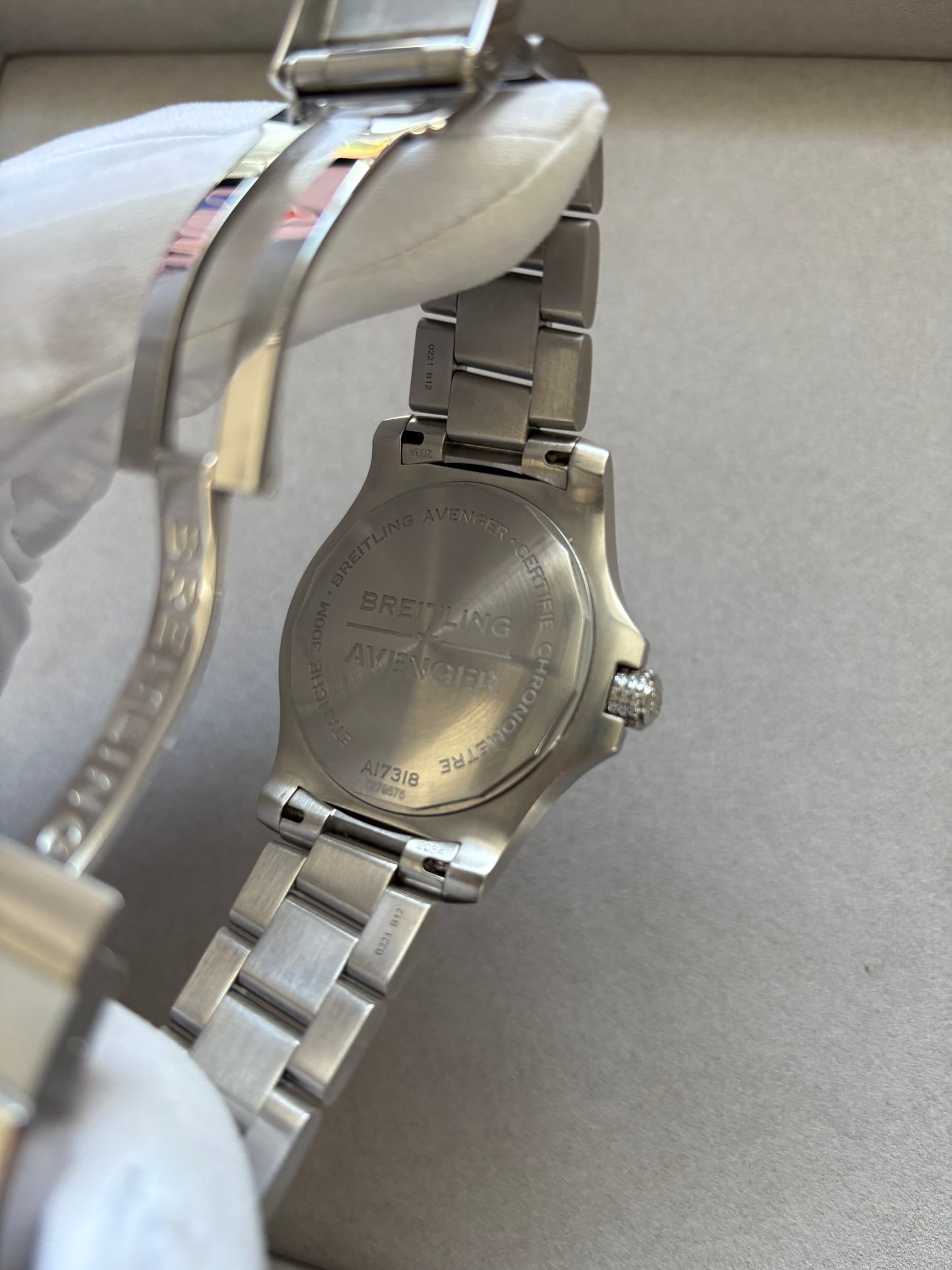 Breitling Avenger 43