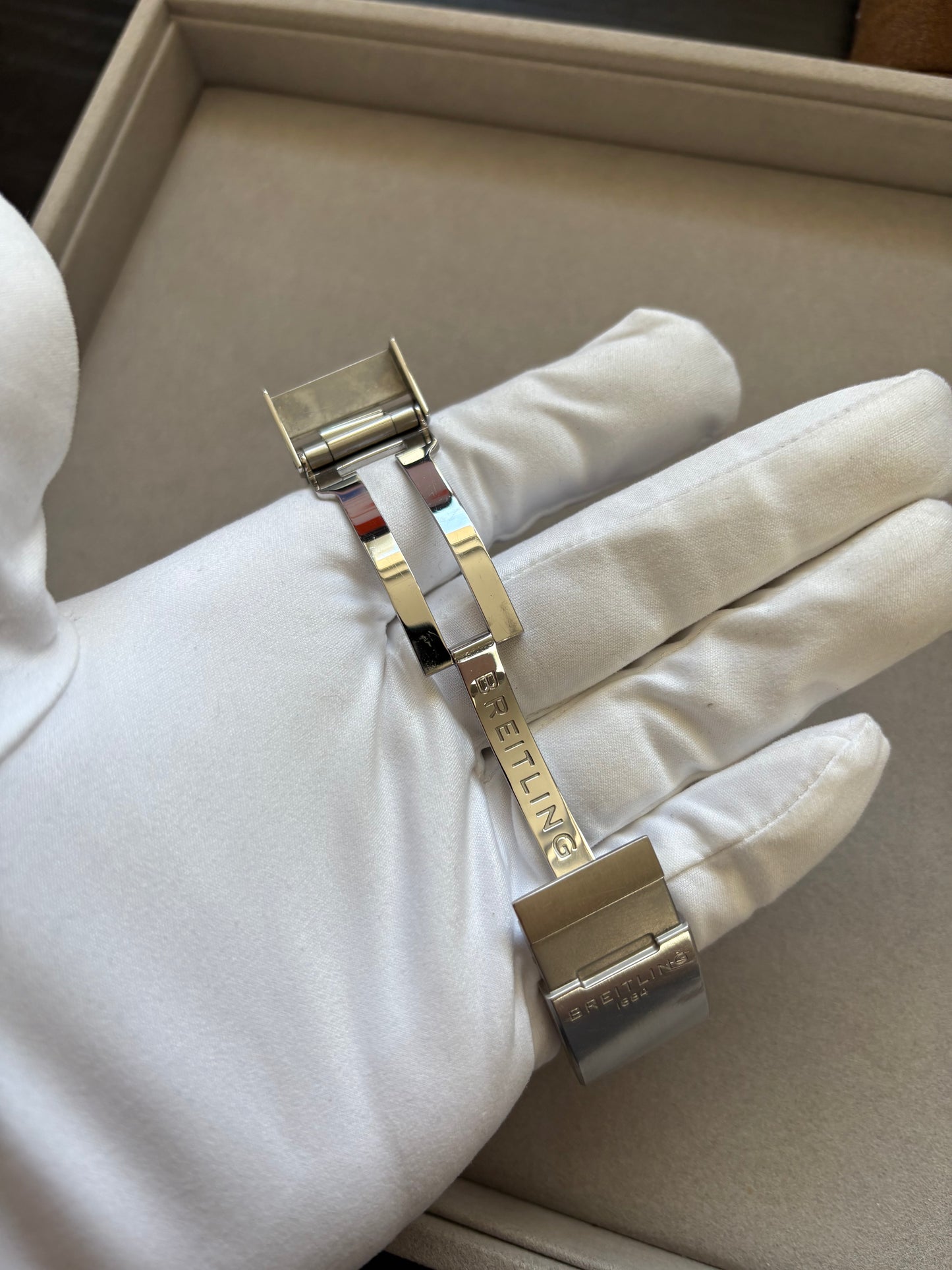 Breitling Avenger 43